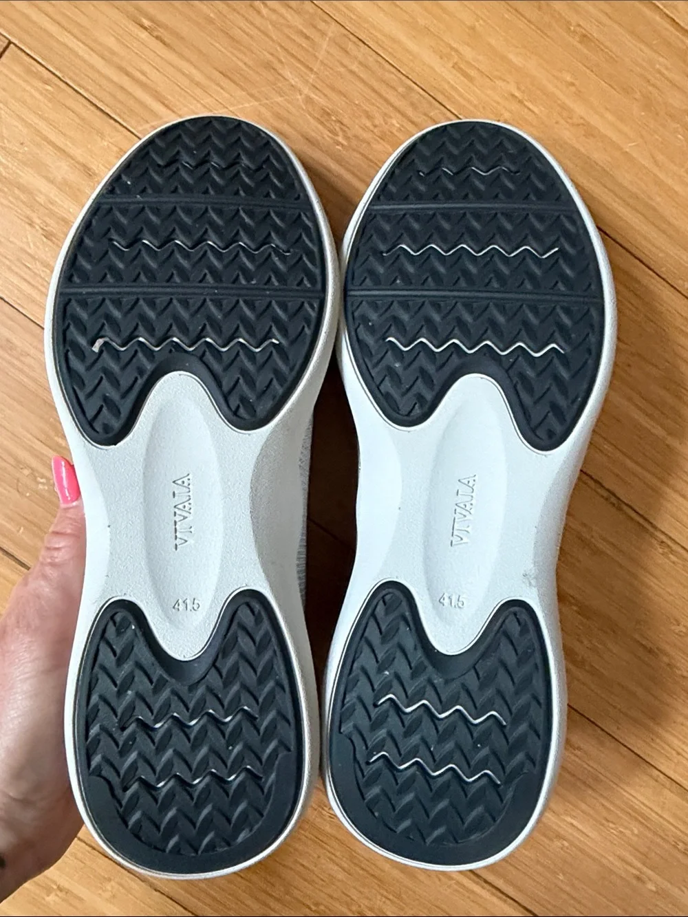 Women's Slip-On Knit Flats in Light Glittery Gray
